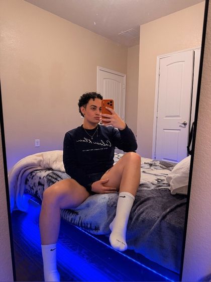 kmquatt OnlyFans picture