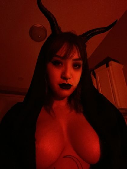 linhdica OnlyFans picture