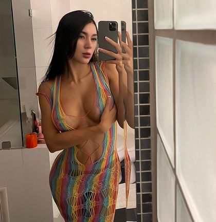 zoeecruz OnlyFans picture
