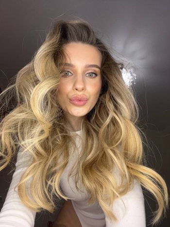 molly_swan OnlyFans - Free Trial - Photos - Socials | FansMetrics.com