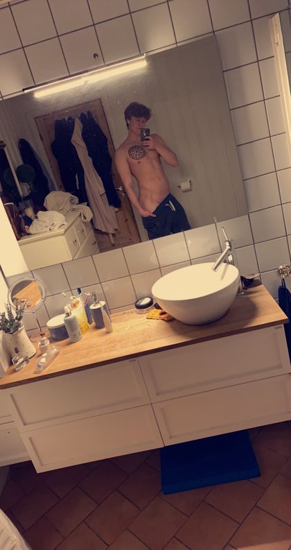 u100110609 OnlyFans picture