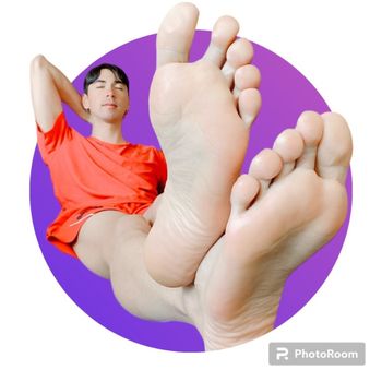 Aless white Feet