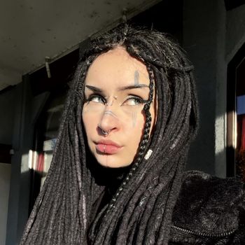 Cleo Peach