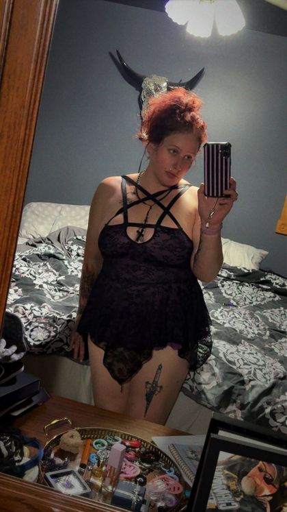 pr3ttylilpoison OnlyFans picture
