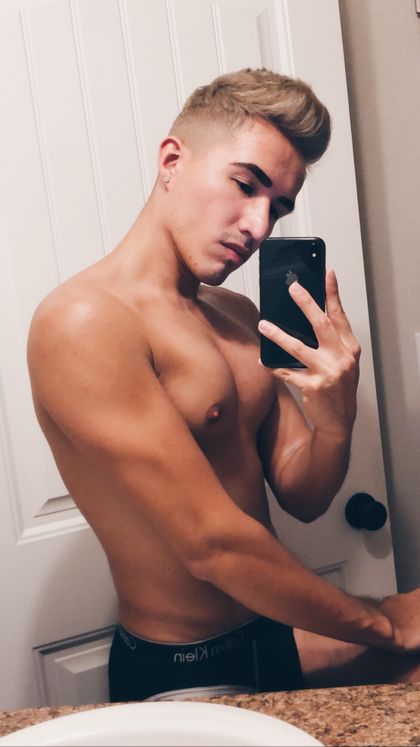 ronniesavage OnlyFans picture