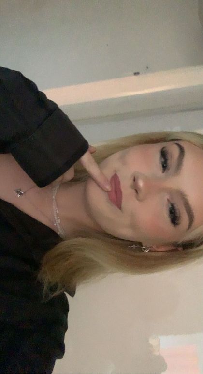 nikolinefray OnlyFans picture