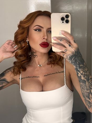I hot redhead