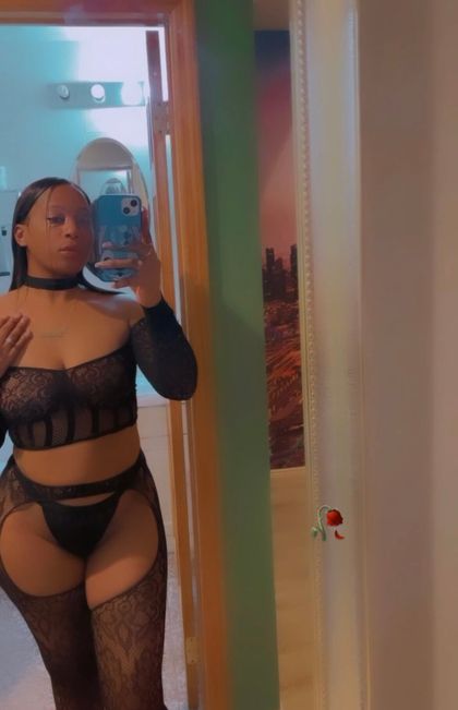 shy_yourfav1 OnlyFans picture