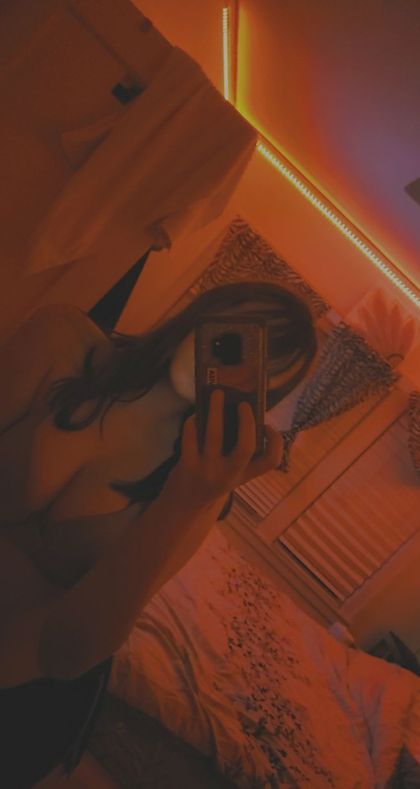 honeybee210 OnlyFans picture