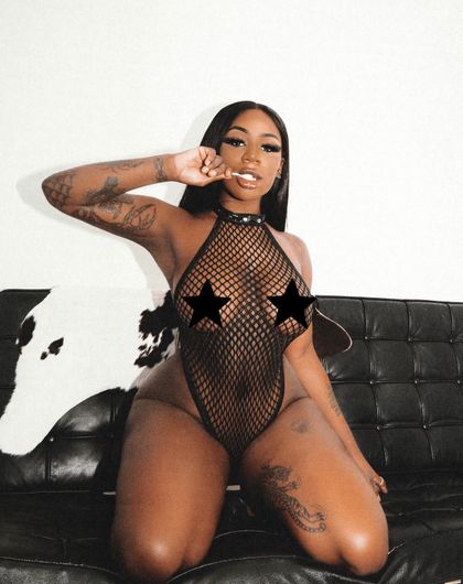 calfskinned OnlyFans picture