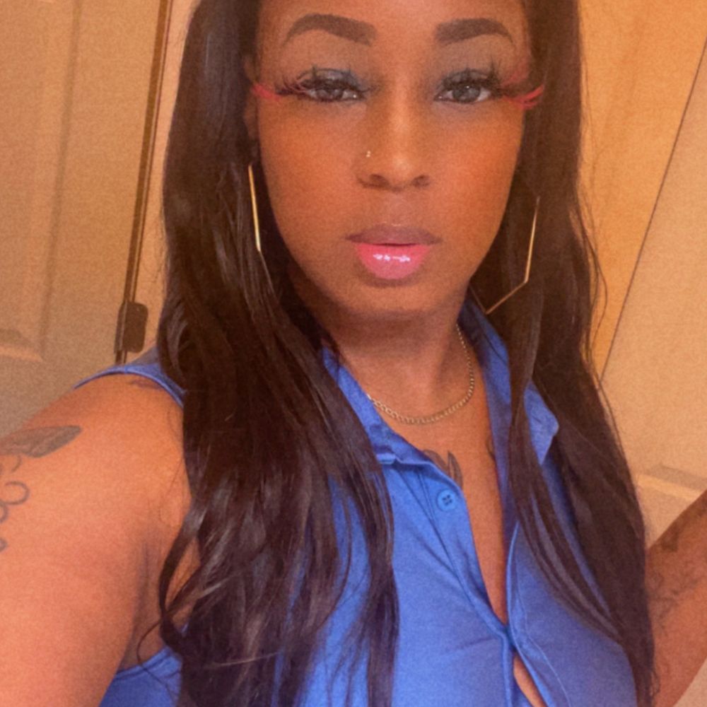 ladyyred OnlyFans profile picture