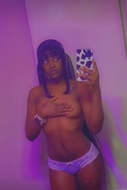 petitedaisy OnlyFans picture
