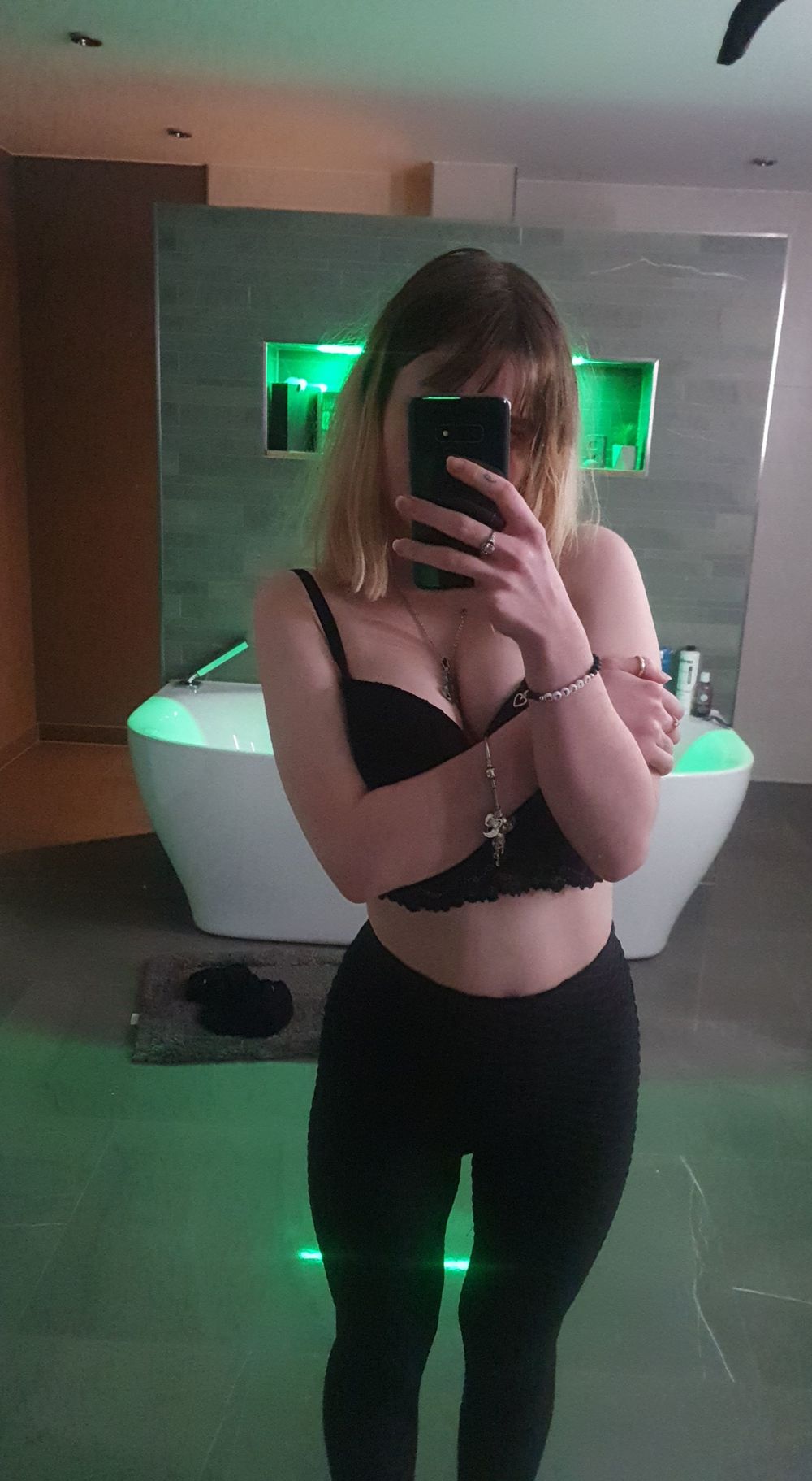 saskiari OnlyFans profile picture