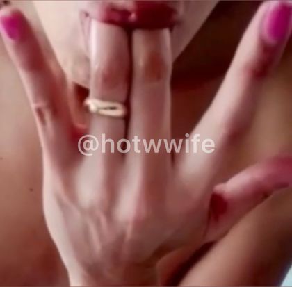 hotwwife OnlyFans picture