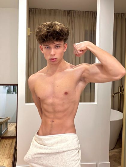 hung.archer OnlyFans picture