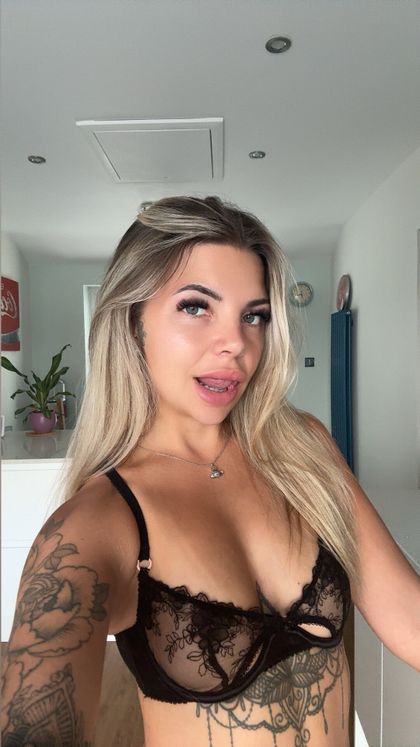 shaniahoward OnlyFans picture