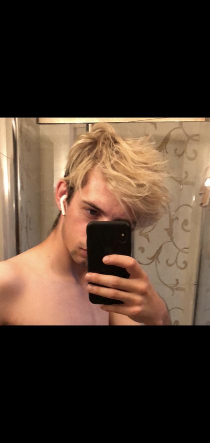 matthew9823 OnlyFans picture