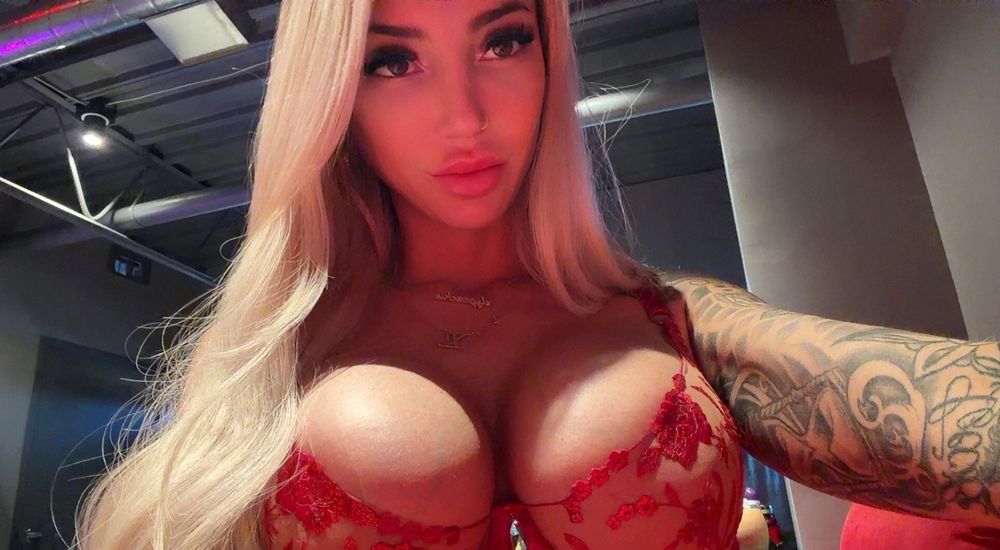 elypeachie_free OnlyFans profile picture