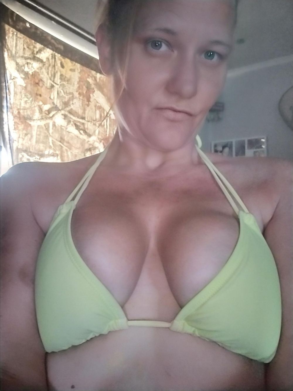 lonelywife_83 OnlyFans profile picture