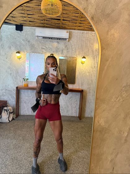 larna OnlyFans picture