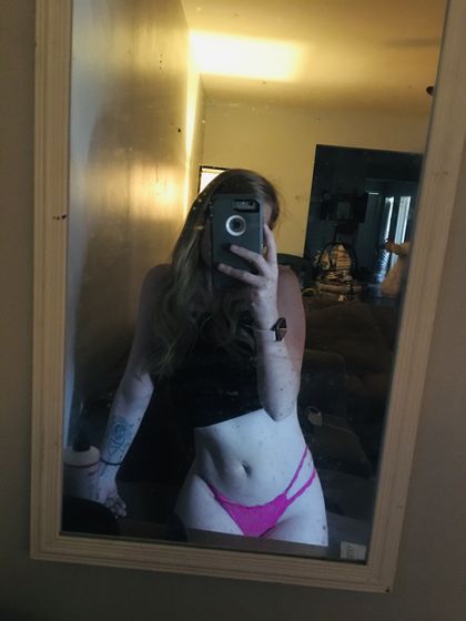 lizbabbbyyy3620 OnlyFans picture