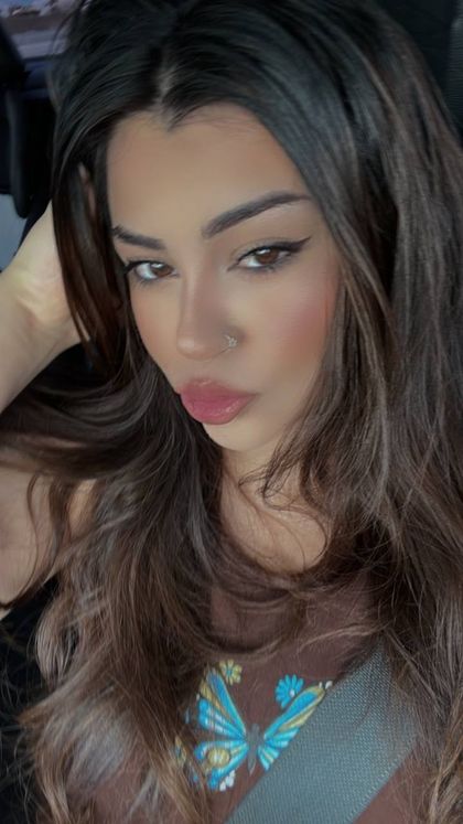 Best Hot Wetlucy OnlyFans Accounts | FansMetrics.com