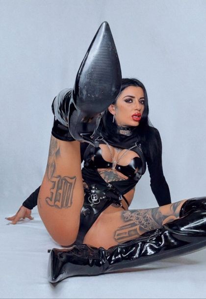mistress-kyla-gold OnlyFans picture