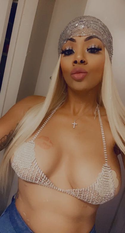 angelinakatarina OnlyFans picture