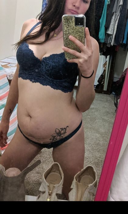 peachyvixxxennn OnlyFans picture