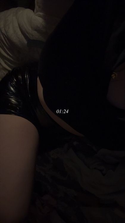 reine351 OnlyFans picture