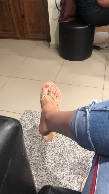 lolapies1 OnlyFans picture