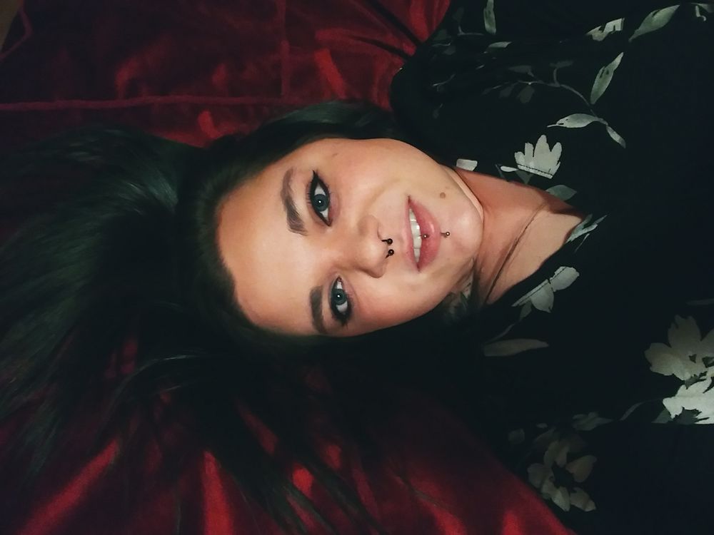 xlivelylittlewitch OnlyFans profile picture