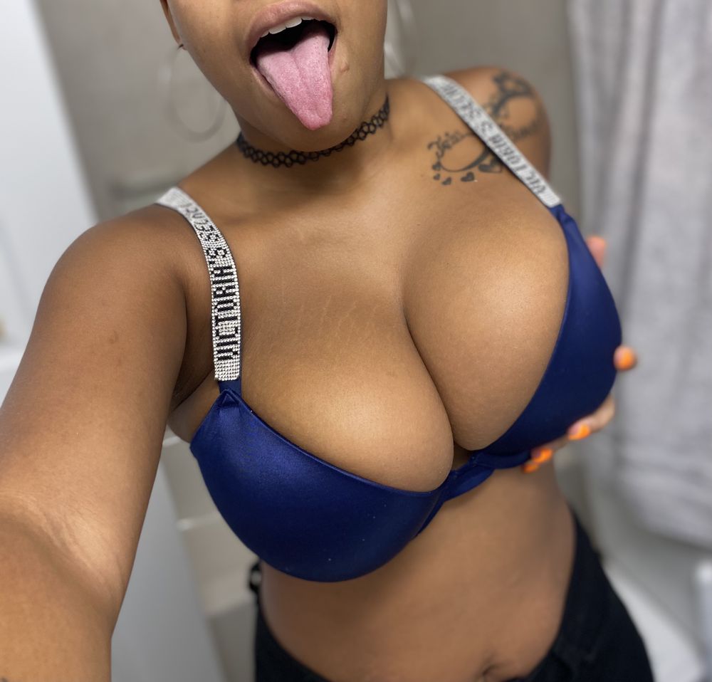 monayyyyyy OnlyFans profile picture