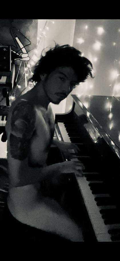 onlypiano OnlyFans picture
