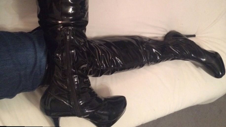 latexemilygf OnlyFans profile picture