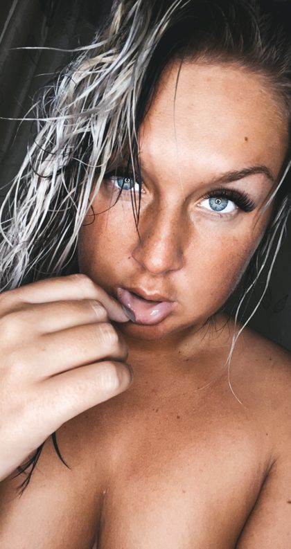 oliviaaaaa OnlyFans picture