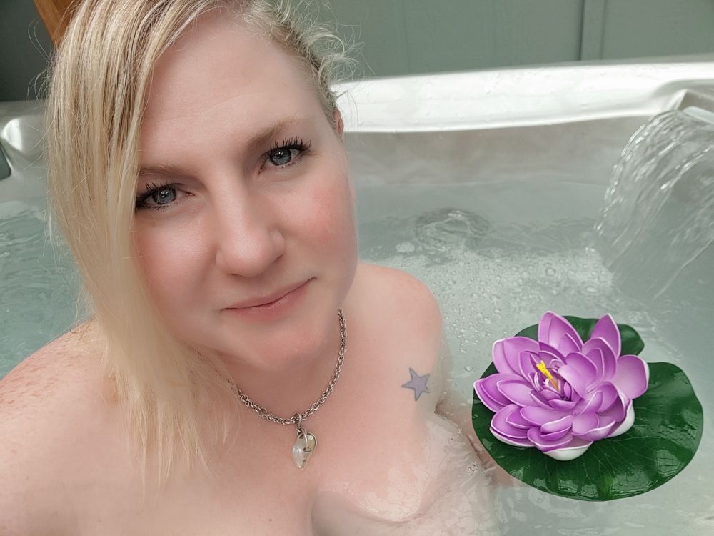 sashaneighbor OnlyFans profile picture