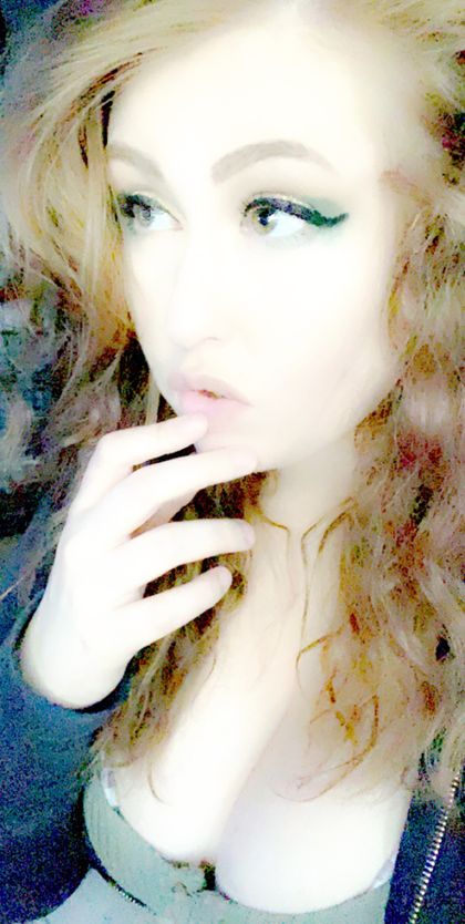 submissivekittiv OnlyFans picture
