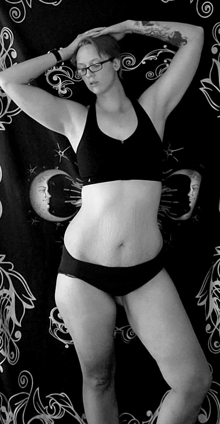 lounginbitch OnlyFans profile picture