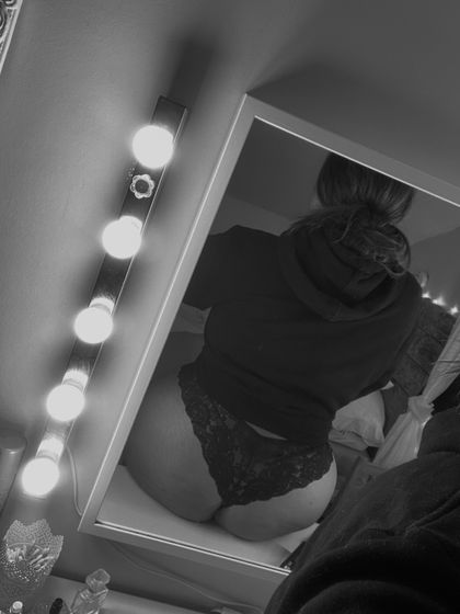 ellie00 OnlyFans picture