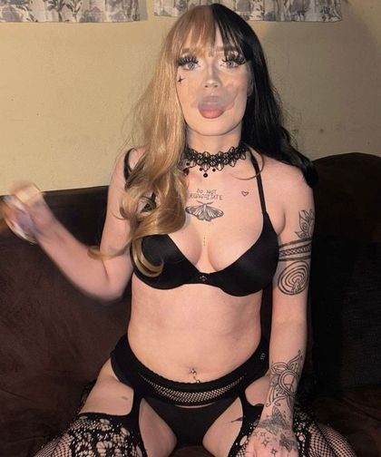 pinkpussybrat420 OnlyFans picture