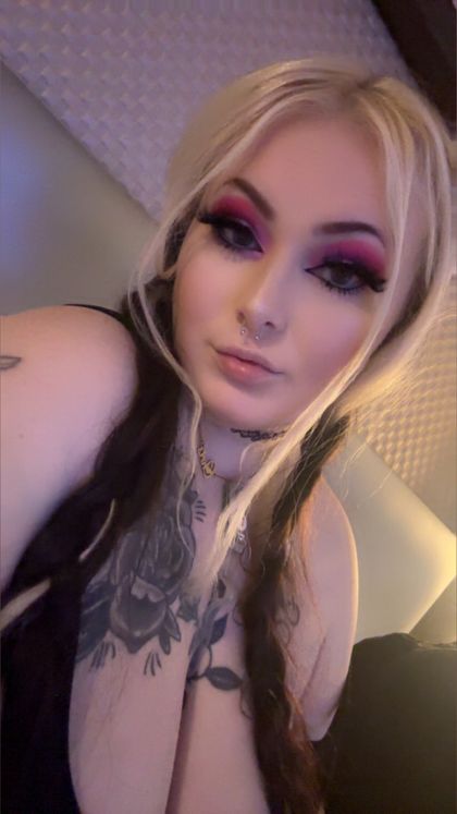 laylaskyee12 OnlyFans picture
