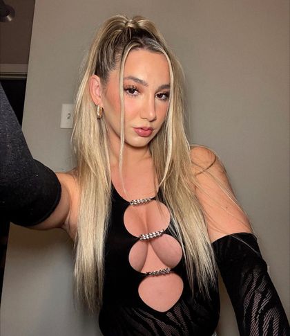 adinamustatv OnlyFans picture