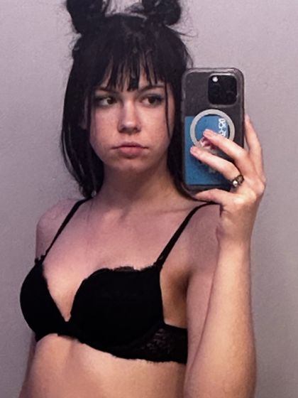 theyluvbell OnlyFans picture
