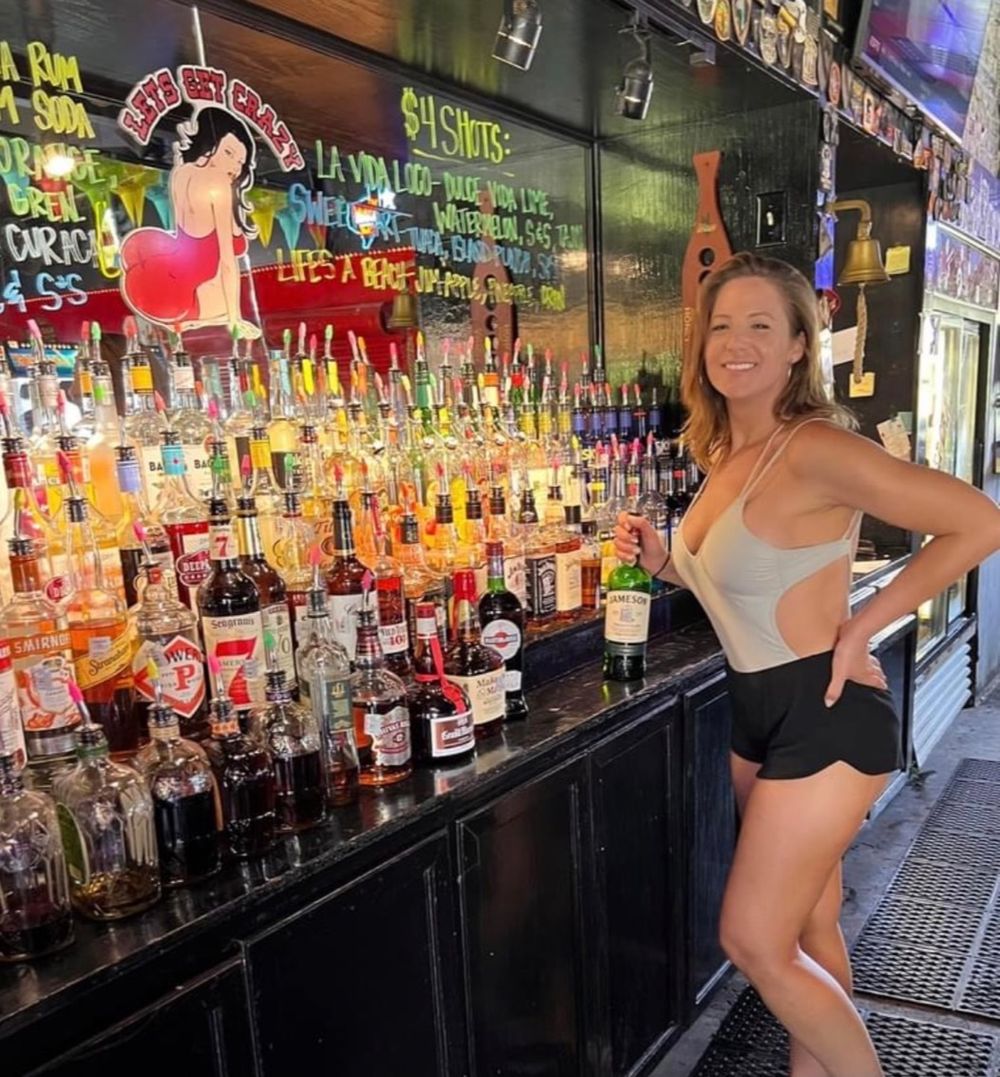 hotawkwardbartender OnlyFans profile picture