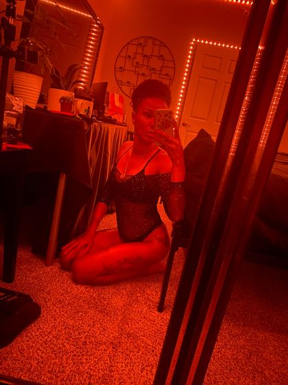 neekareign OnlyFans picture