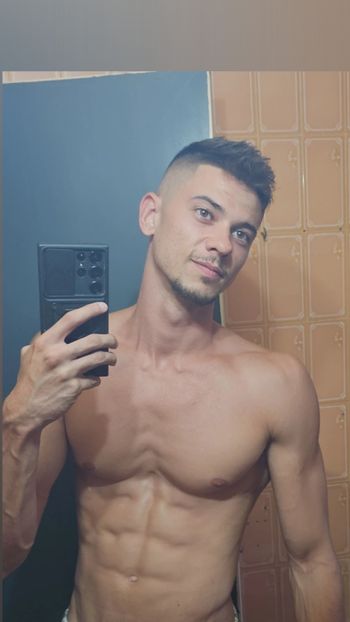 Tommy Cabrio (+18)