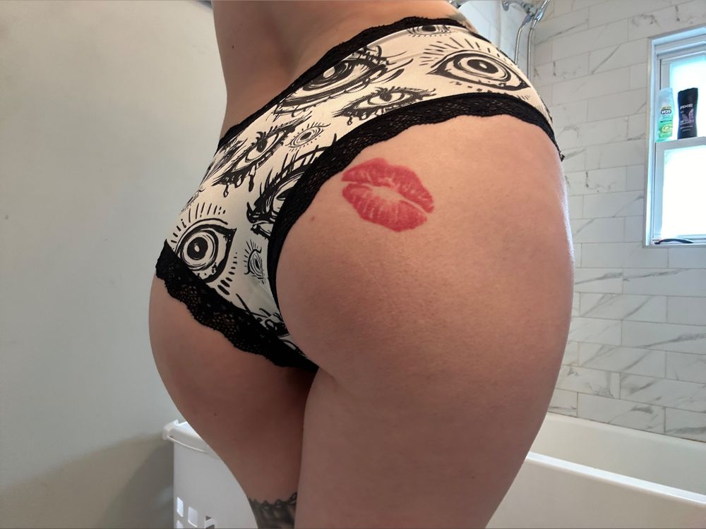 ur_favorite_scorpio OnlyFans profile picture