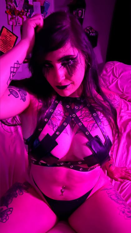 faelyngray OnlyFans picture