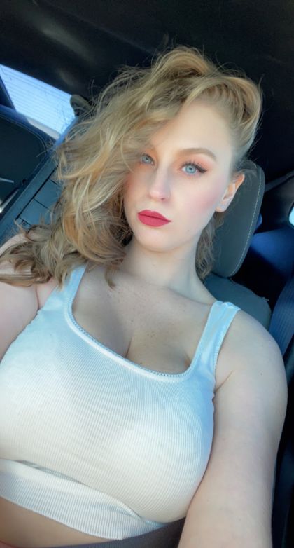 royalheidi OnlyFans picture